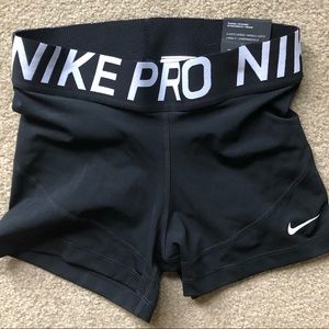 Nike Pro 3” shorts NWT
